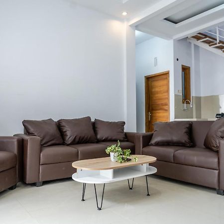 Azalia Homestay Yogyakarta Extérieur photo