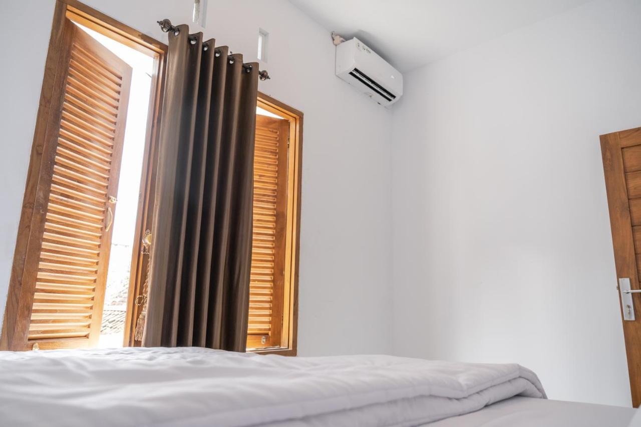 Azalia Homestay Yogyakarta Extérieur photo