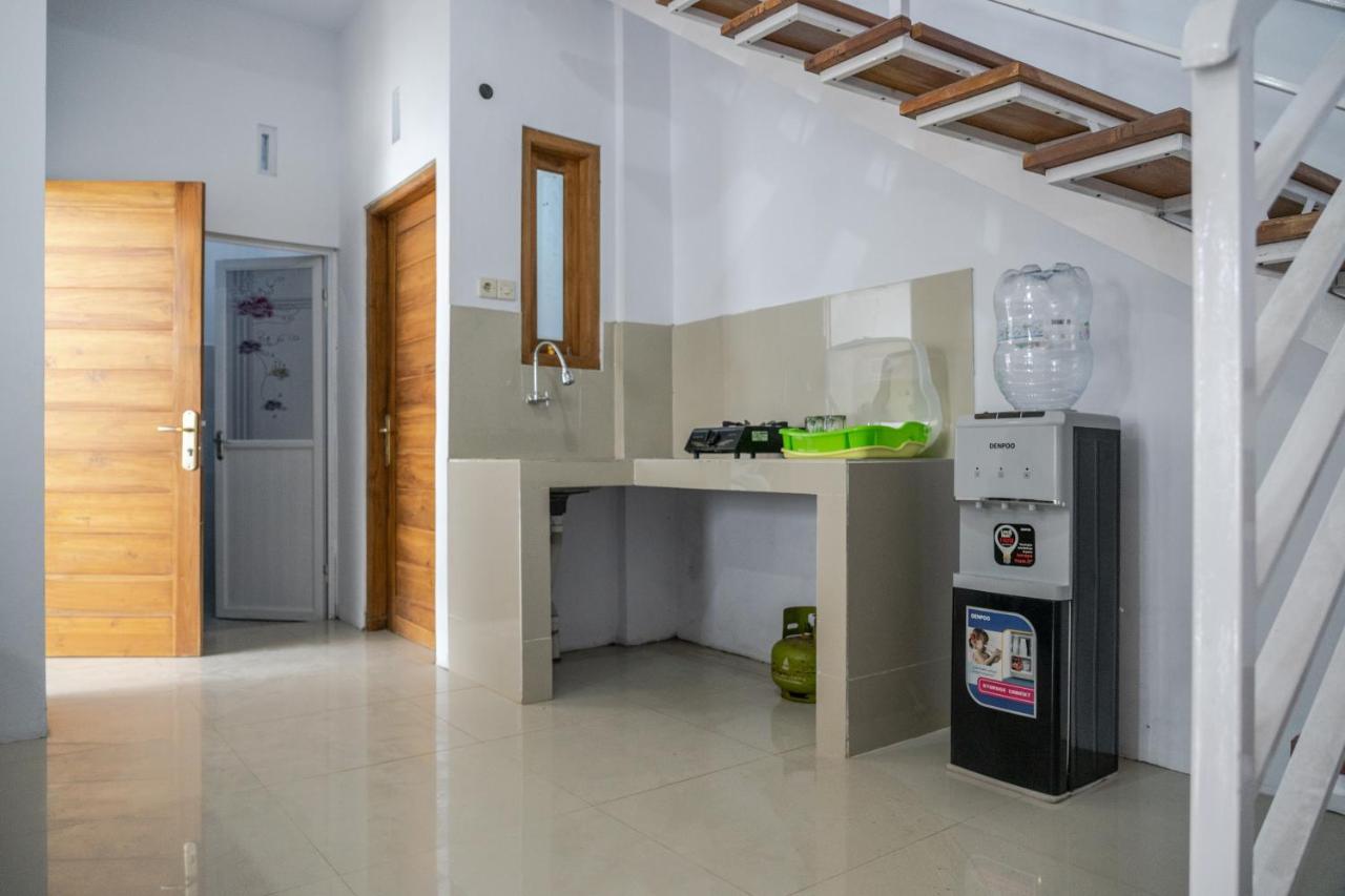 Azalia Homestay Yogyakarta Extérieur photo