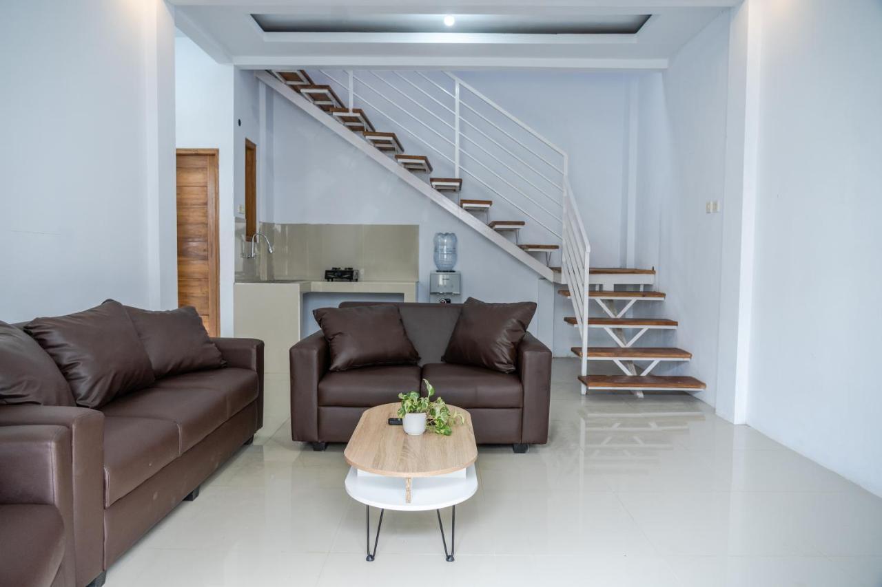 Azalia Homestay Yogyakarta Extérieur photo