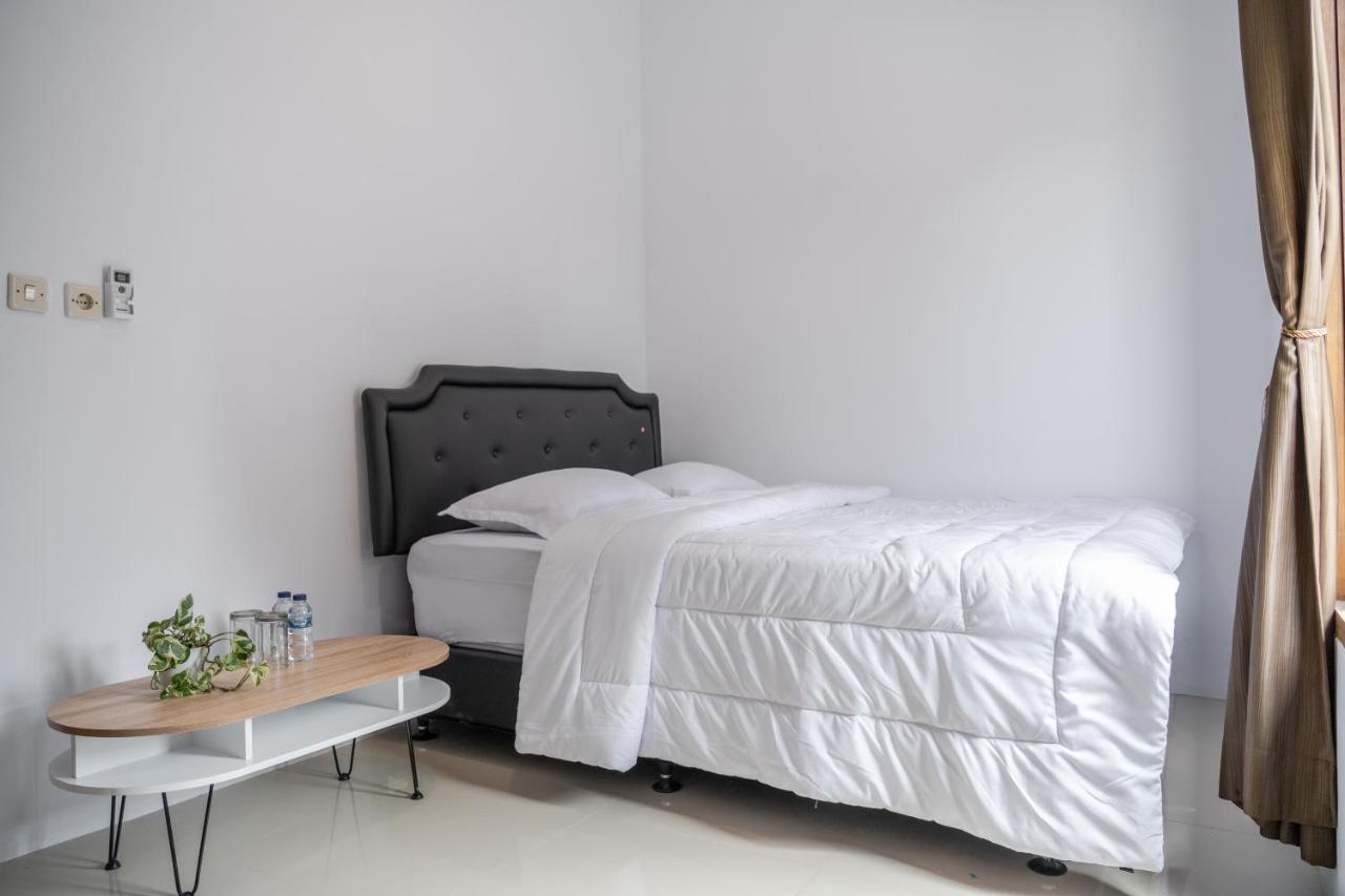 Azalia Homestay Yogyakarta Extérieur photo